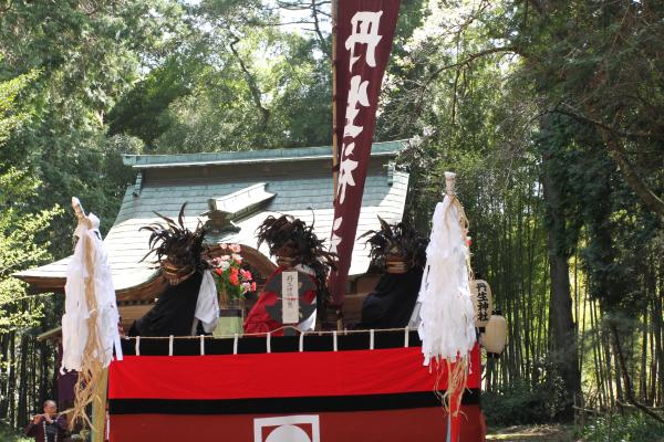 丹生神社の棒ささら